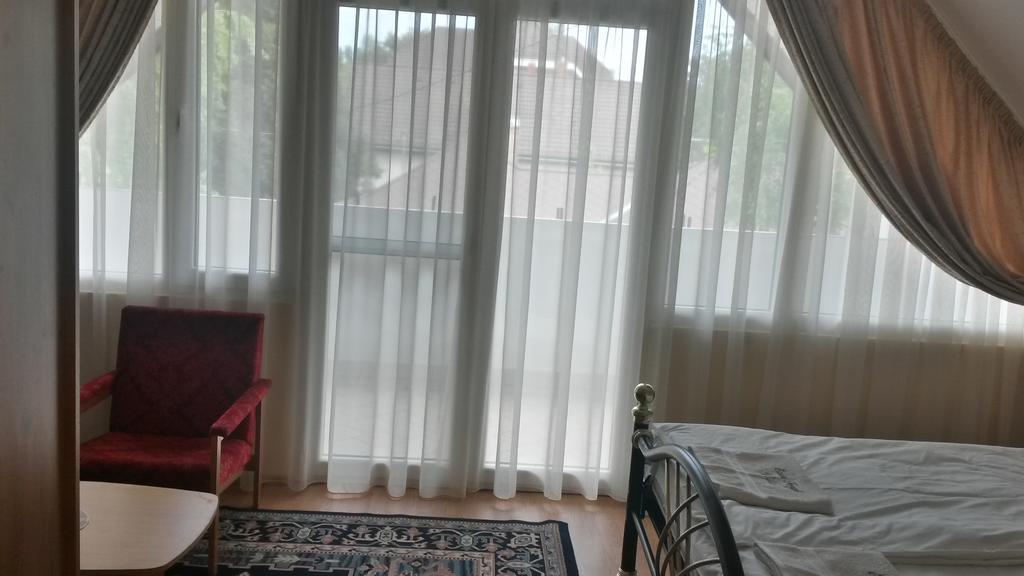 Ezuest Fenyo Vendeghaz Siófok Exterior foto