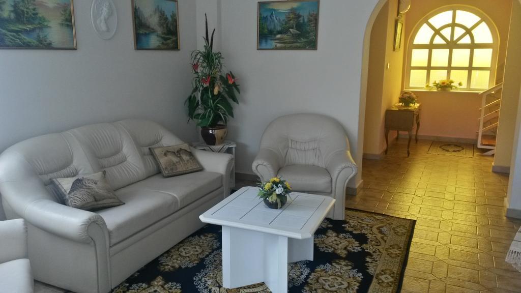 Ezuest Fenyo Vendeghaz Siófok Exterior foto